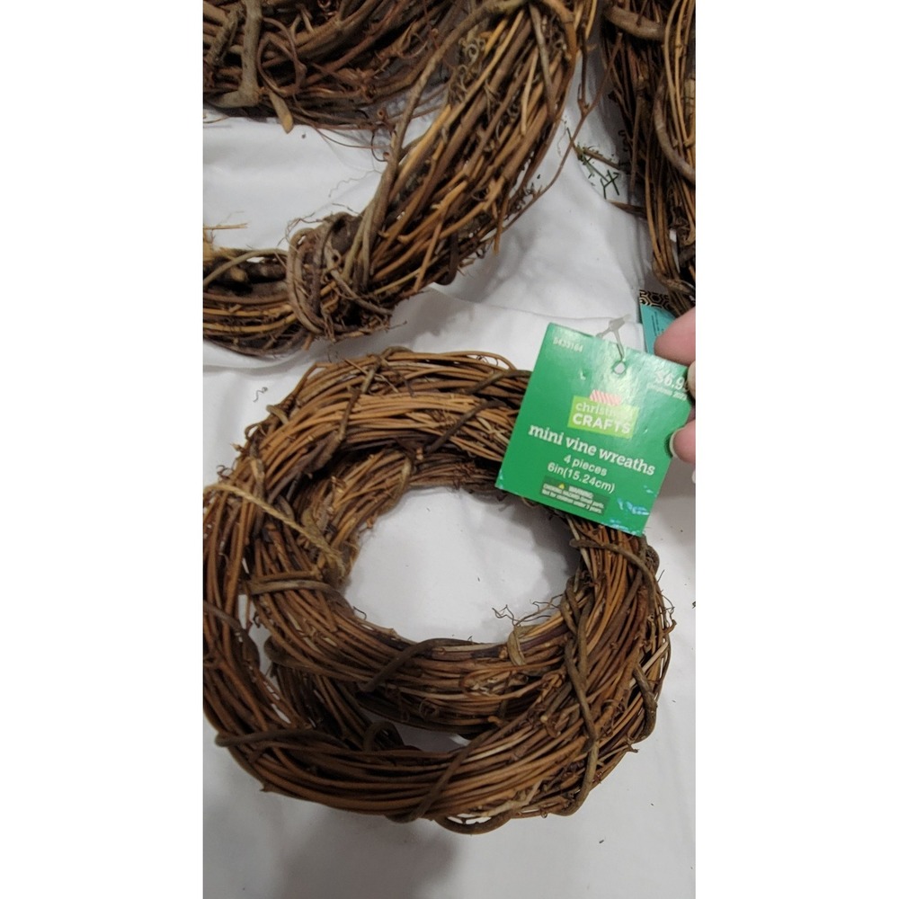 Natural Wreath Base Set of 8 Varies Sizes Spring Summer Fall Or Holiday New - Picture 4 of 13